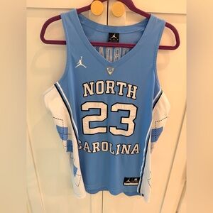 Michael Jordan North Carolina #23 Basketball Jersey  EUC! Men’s medium
